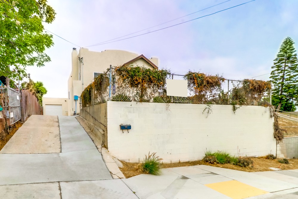 Virtual tour photo 1 of 38 for 4048 Hilltop Dr