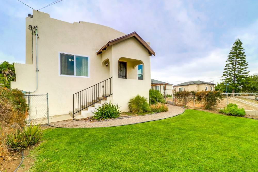 Virtual tour photo 4 of 38 for 4048 Hilltop Dr