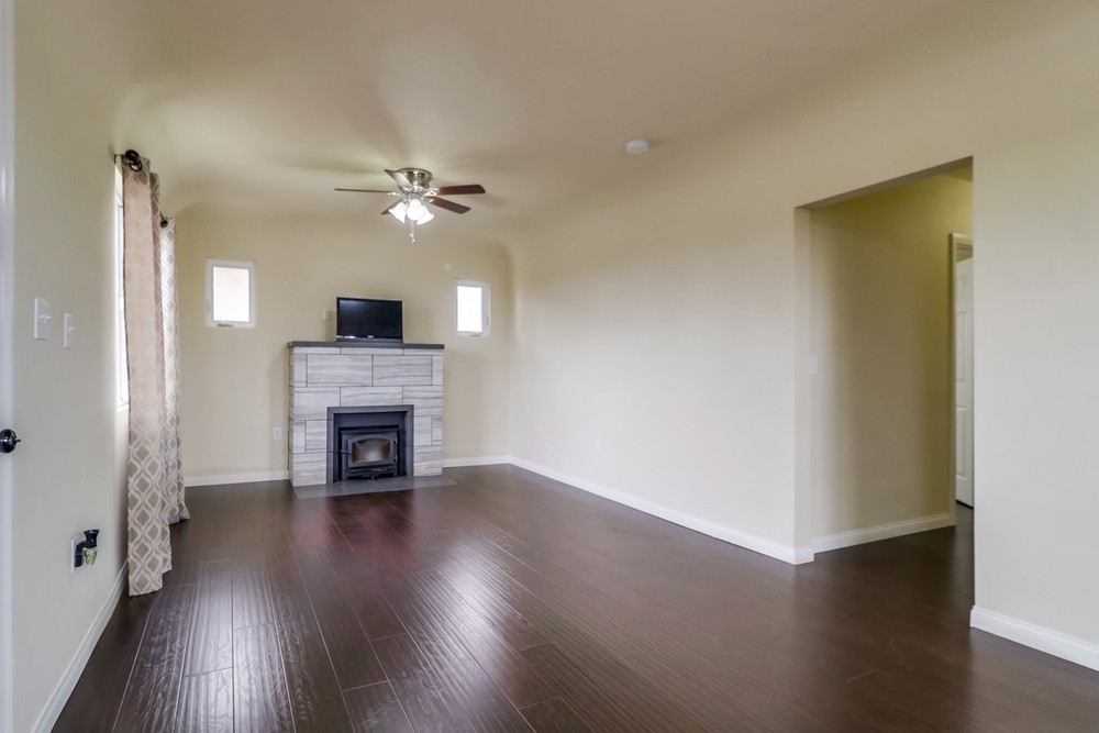 Virtual tour photo 11 of 38 for 4048 Hilltop Dr
