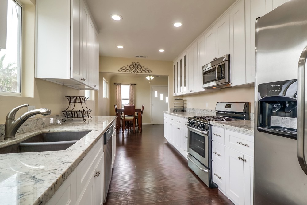 Virtual tour photo 16 of 38 for 4048 Hilltop Dr