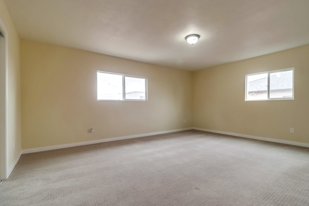Virtual tour photo 30 of 38 for 4048 Hilltop Dr