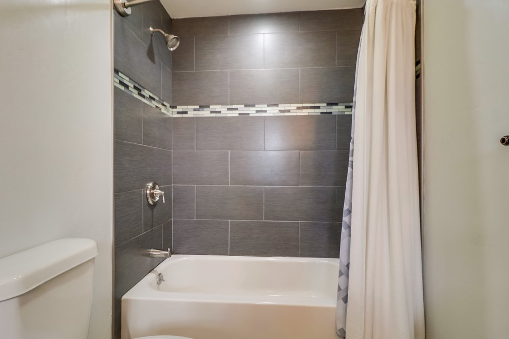 Virtual tour photo 32 of 38 for 4048 Hilltop Dr
