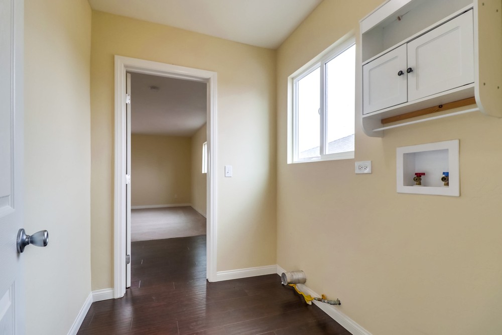 Virtual tour photo 33 of 38 for 4048 Hilltop Dr