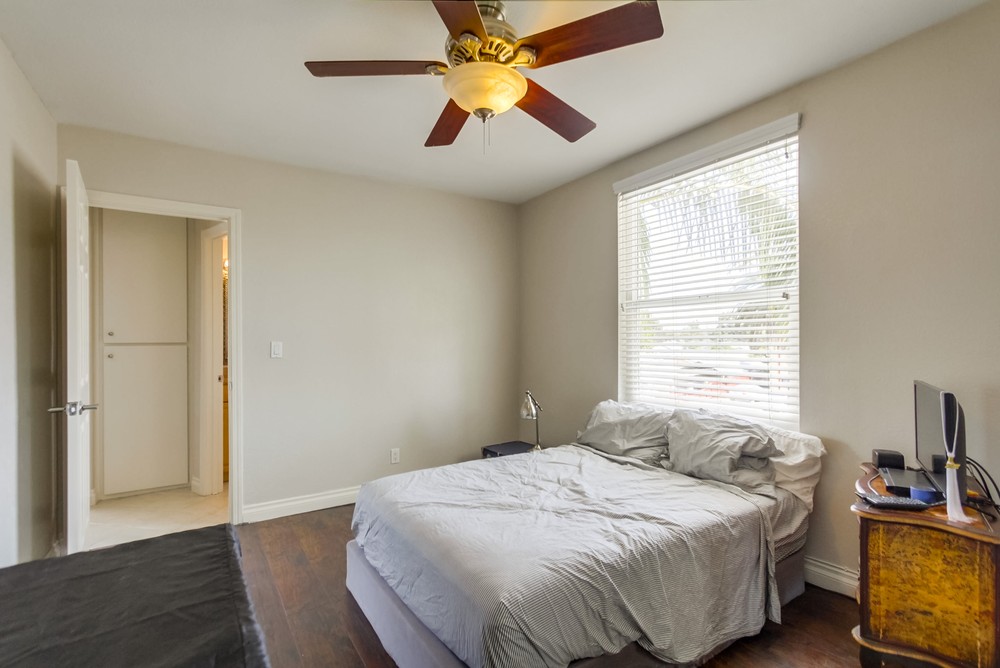 Virtual tour photo 26 of 28 for 4050 46th St #10