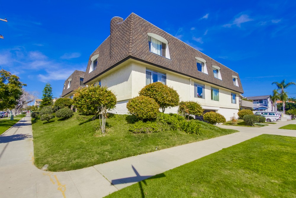 Virtual tour photo 4 of 52 for 4051 Fanuel St