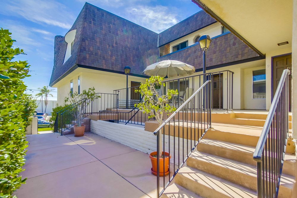 Virtual tour photo 6 of 52 for 4051 Fanuel St