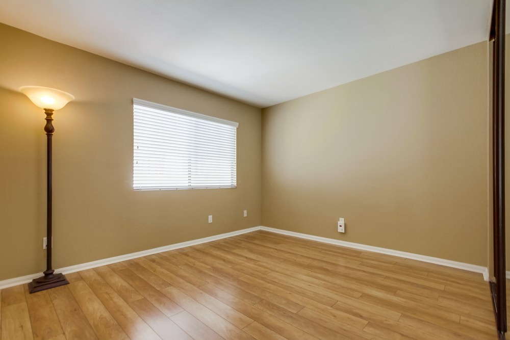 Virtual tour photo 21 of 28 for 4051 Iowa St #5