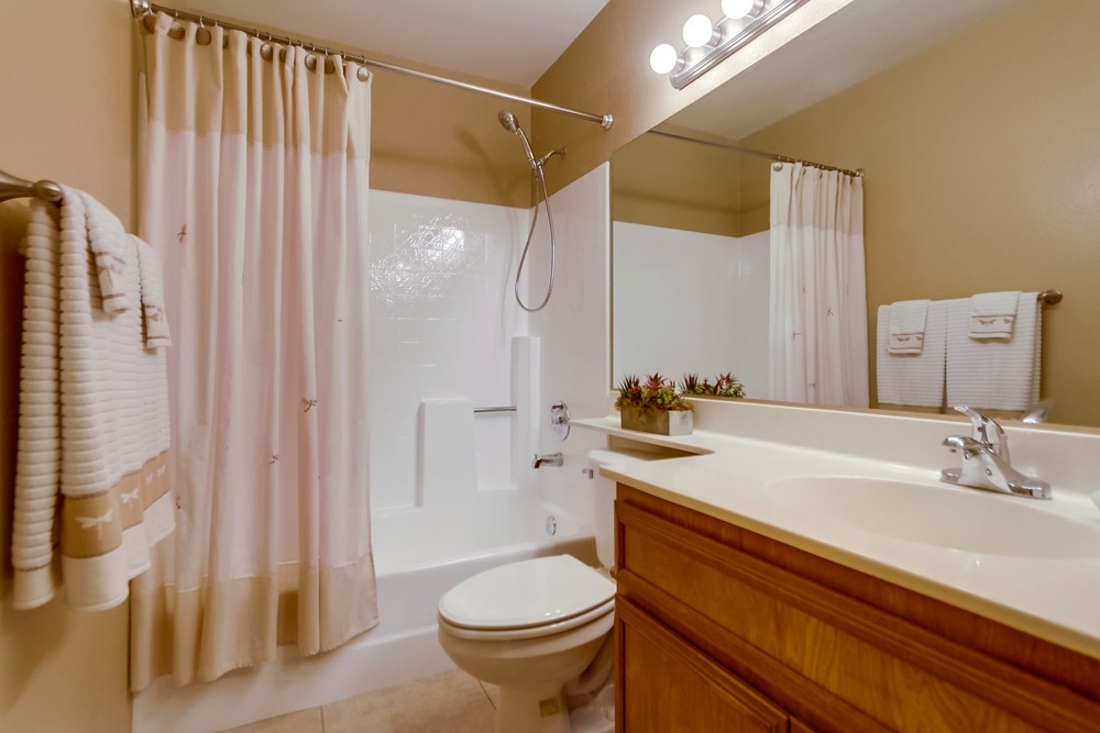 Virtual tour photo 24 of 28 for 4051 Iowa St #5