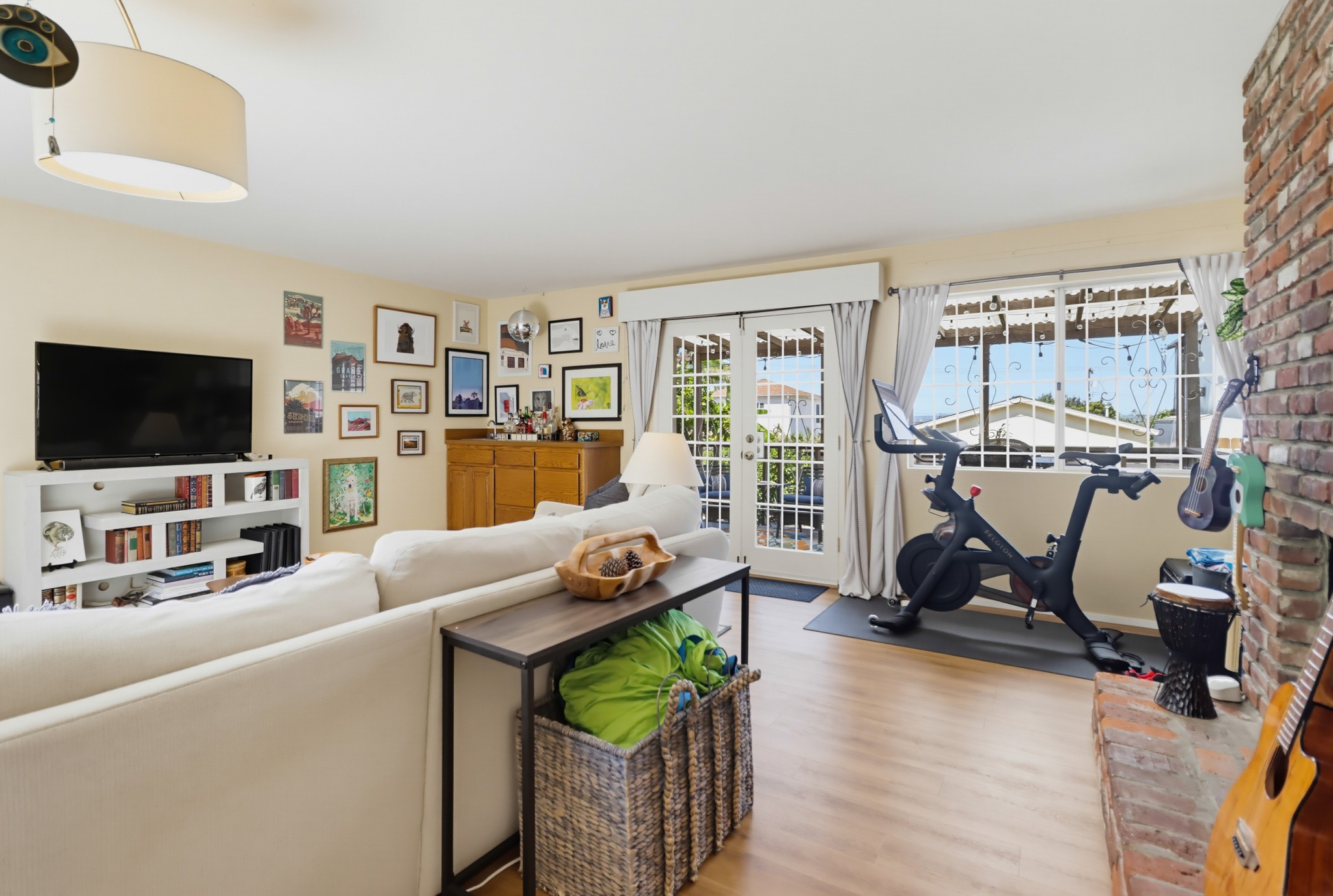 Virtual tour photo 23 of 63 for 4052 Alicia Dr