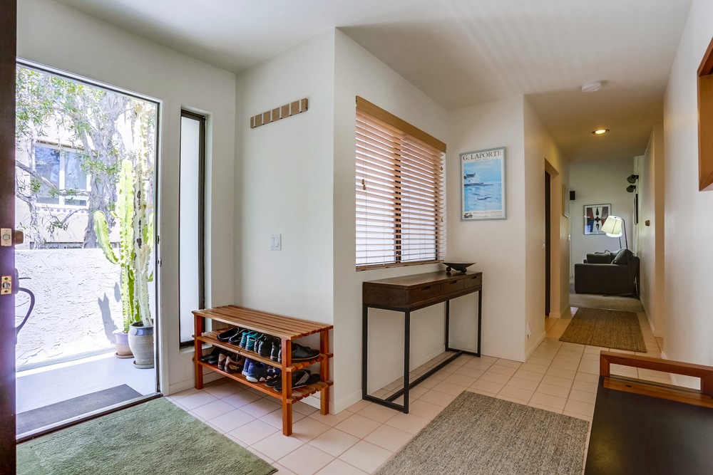 Virtual tour photo 4 of 35 for 4055 Crystal Dawn Ln