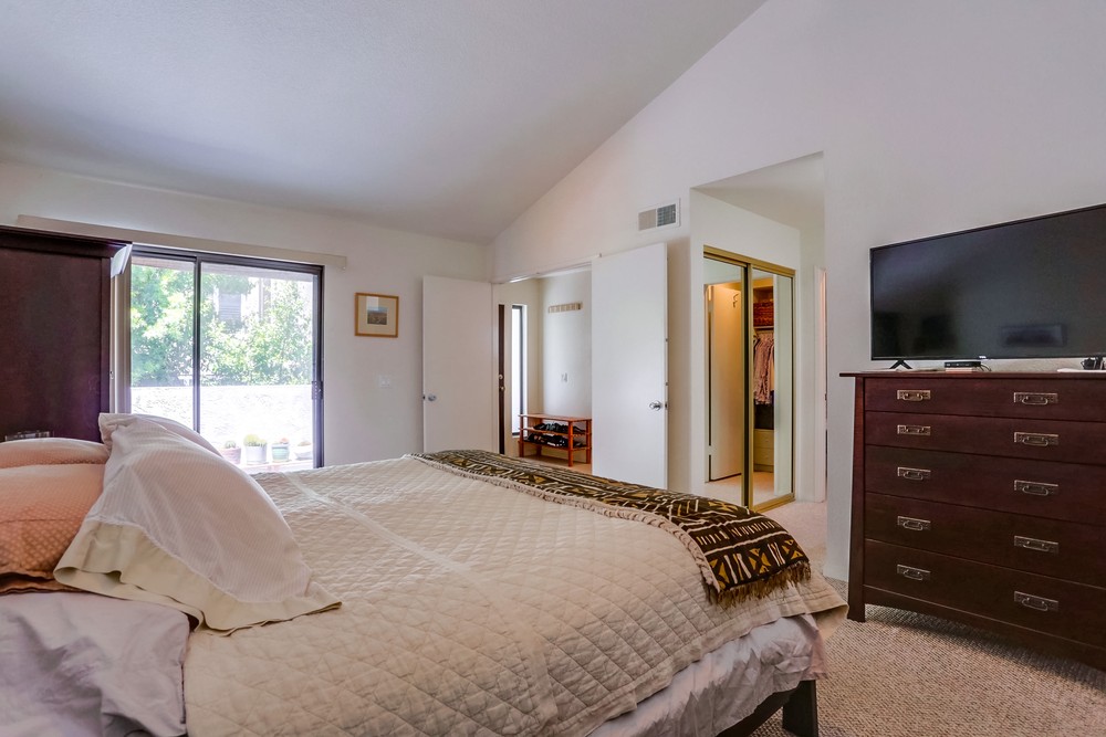 Virtual tour photo 17 of 35 for 4055 Crystal Dawn Ln