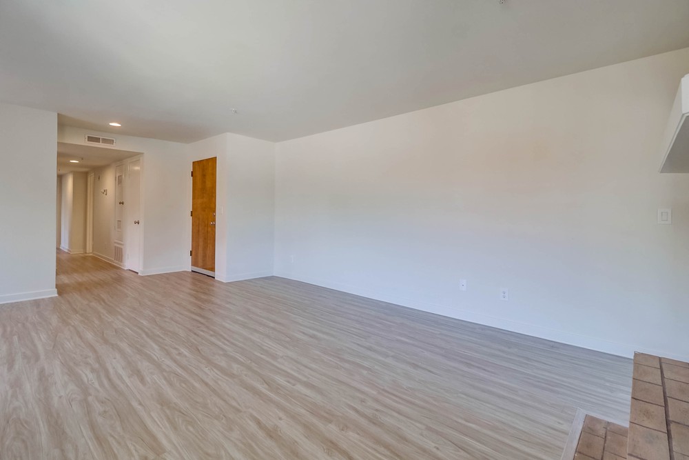 Virtual tour photo 8 of 41 for 4055 Eagle St
