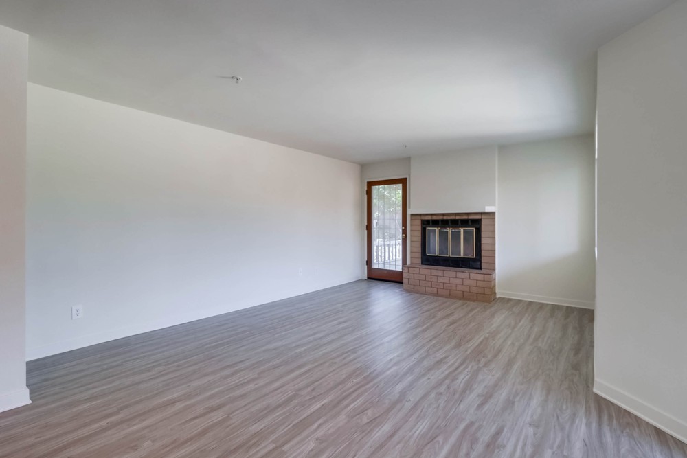 Virtual tour photo 10 of 41 for 4055 Eagle St