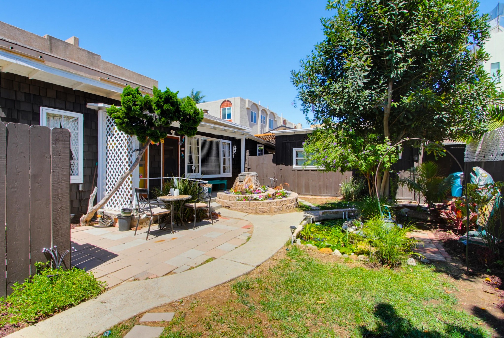 Virtual tour photo 4 of 42 for 4055 Gresham St