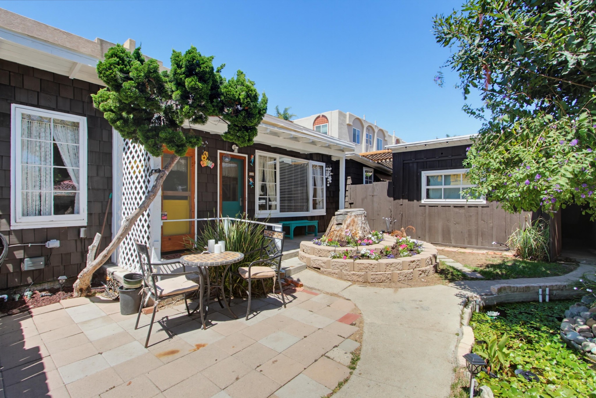 Virtual tour photo 7 of 42 for 4055 Gresham St