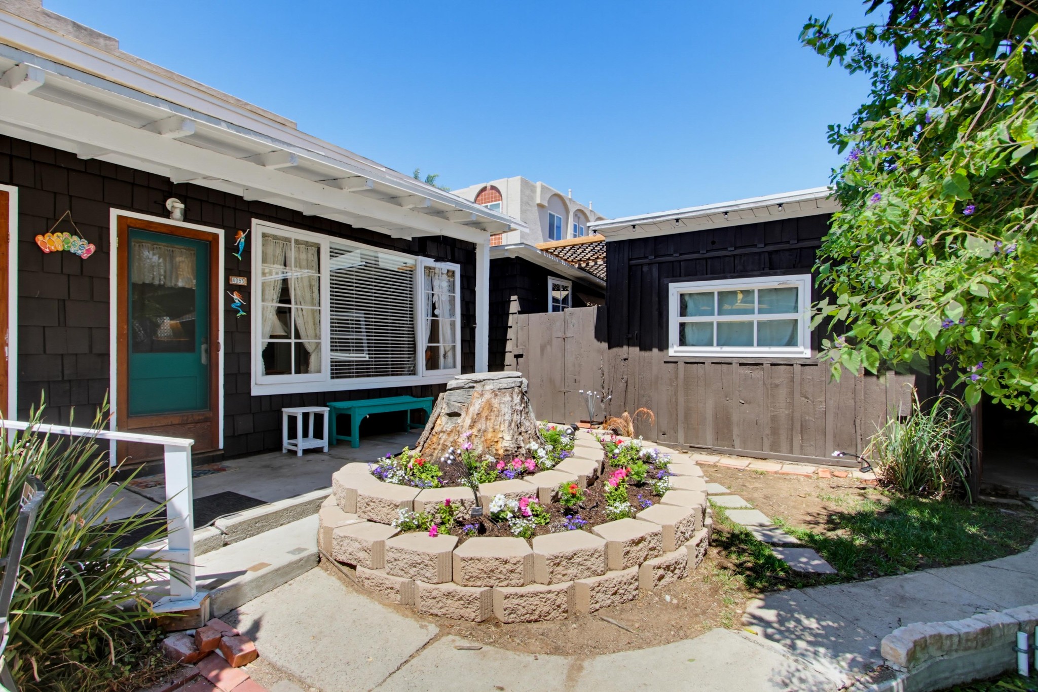 Virtual tour photo 8 of 42 for 4055 Gresham St