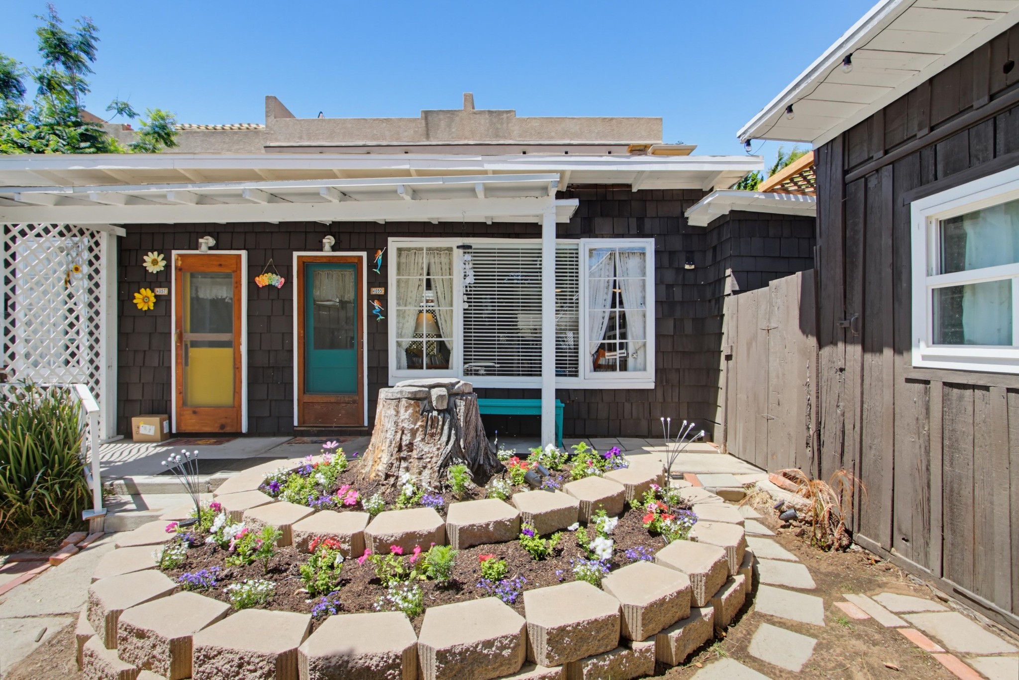 Virtual tour photo 9 of 42 for 4055 Gresham St