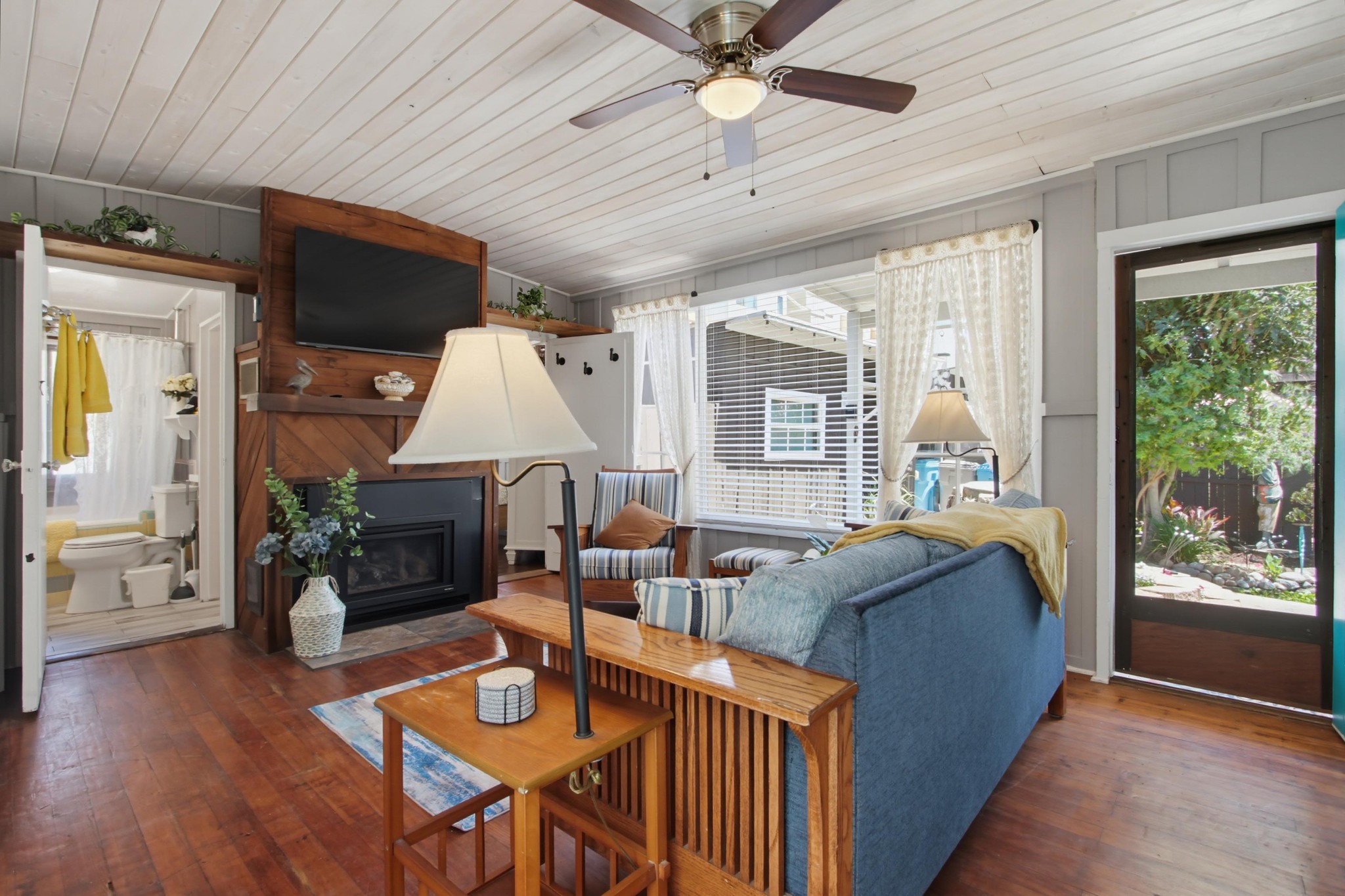 Virtual tour photo 17 of 42 for 4055 Gresham St