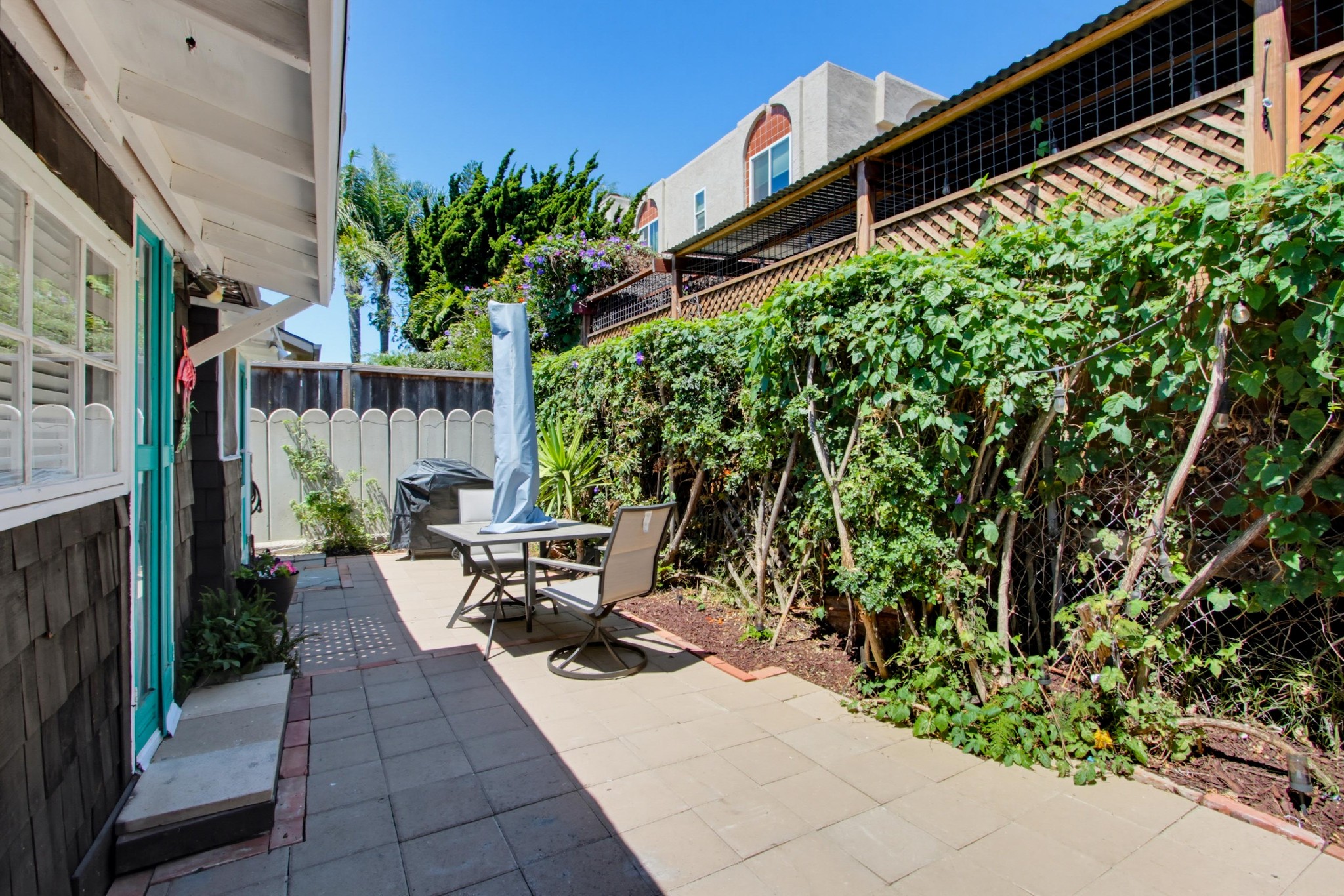 Virtual tour photo 37 of 42 for 4055 Gresham St