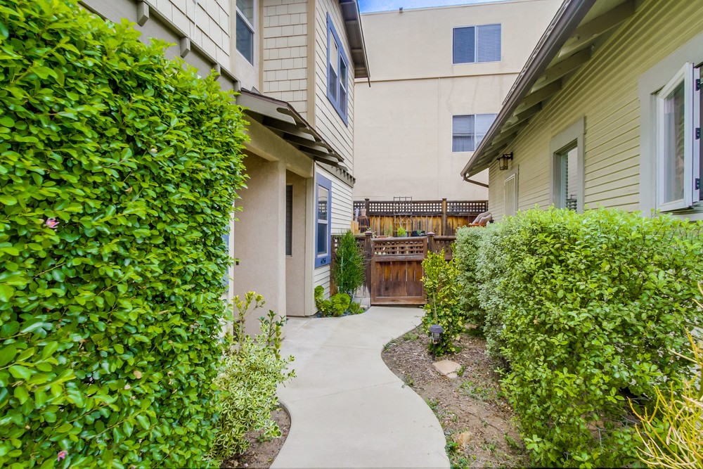 Virtual tour photo 4 of 34 for 4056 Albatross St