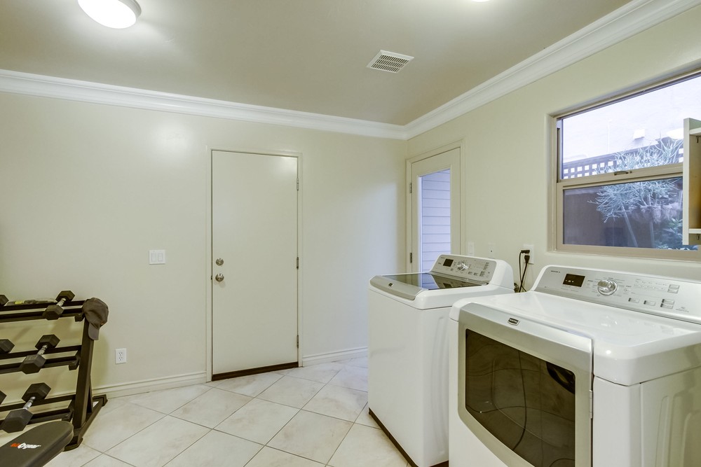 Virtual tour photo 33 of 34 for 4056 Albatross St