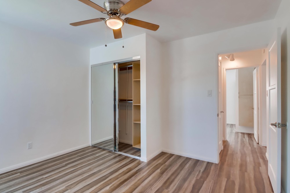Virtual tour photo 28 of 33 for 4061 Kansas St