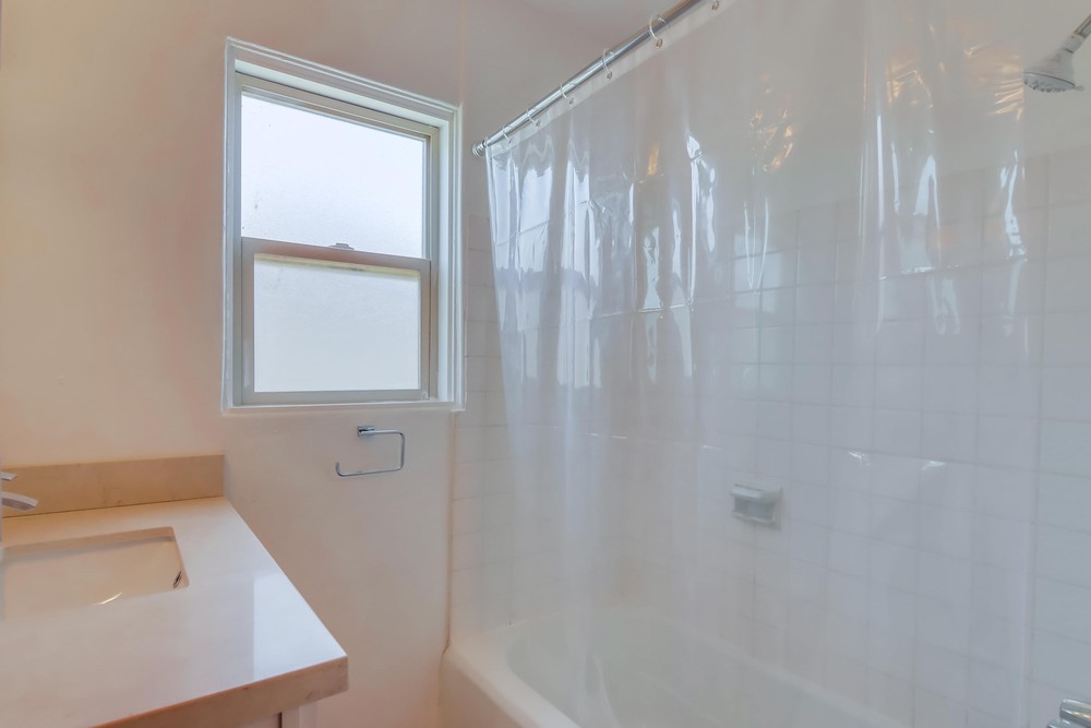 Virtual tour photo 31 of 33 for 4061 Kansas St