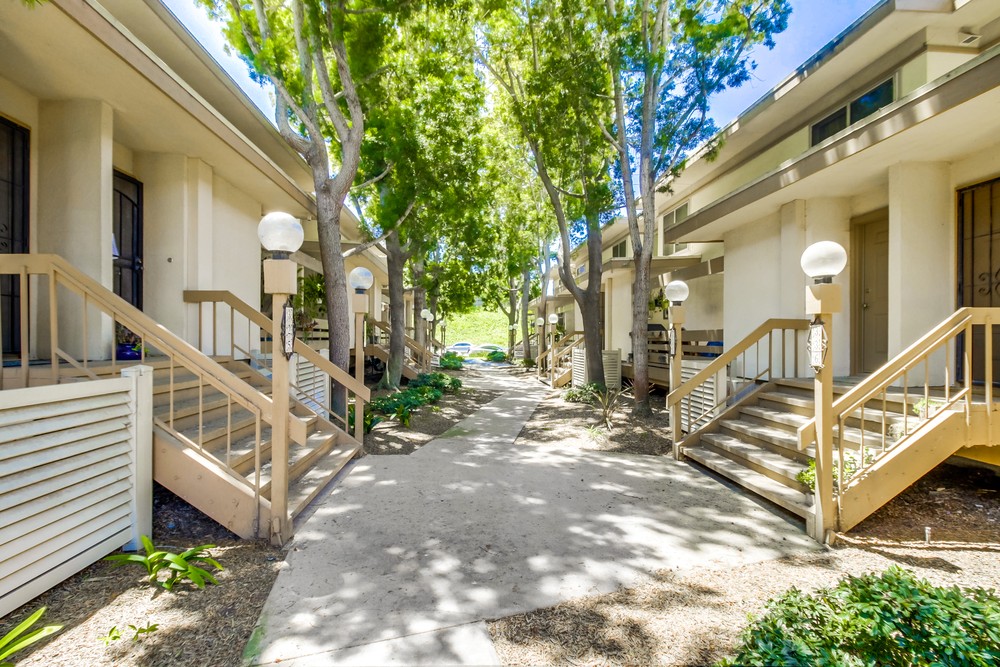 Virtual tour photo 3 of 44 for 4062 Valeta St #331