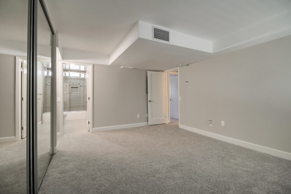 Virtual tour photo 25 of 44 for 4062 Valeta St #331