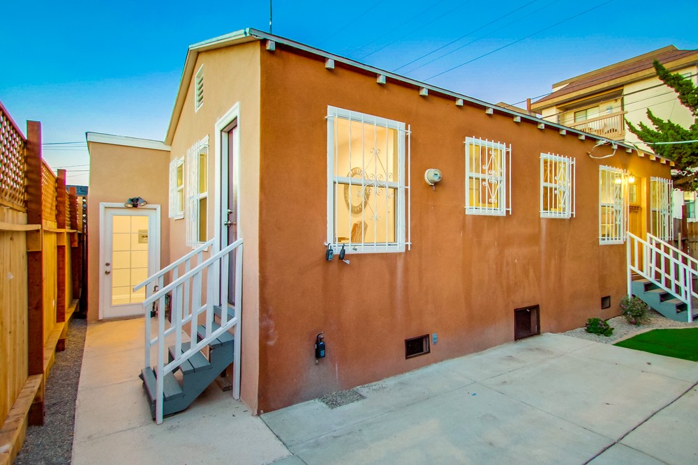 Virtual tour photo 9 of 48 for 4064 Laverne Pl