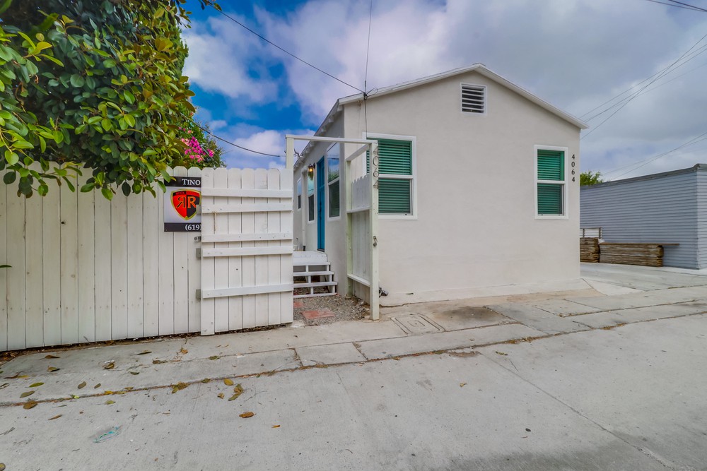 Virtual tour photo 3 of 34 for 4064 Laverne Pl