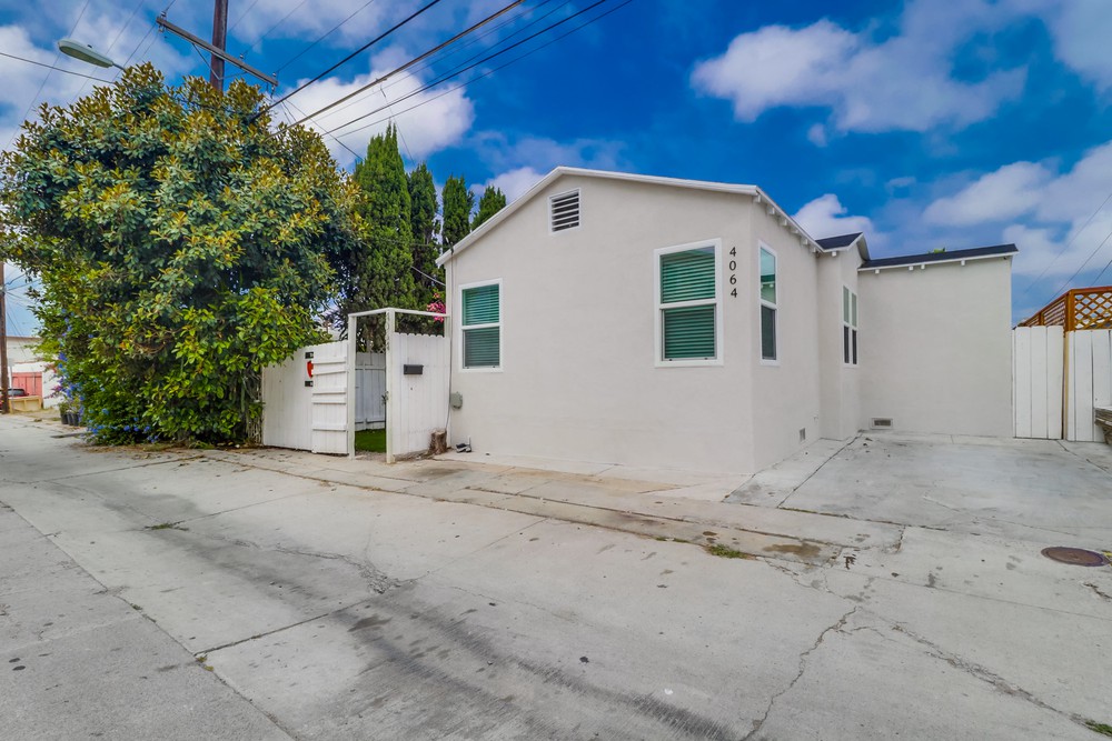 Virtual tour photo 4 of 34 for 4064 Laverne Pl