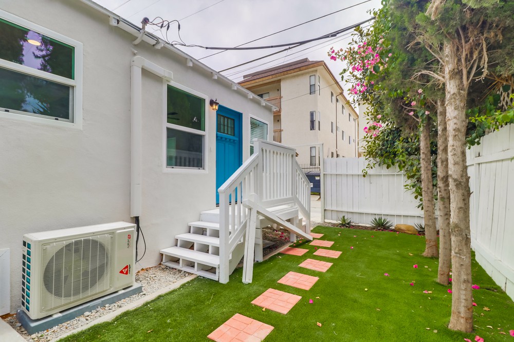 Virtual tour photo 5 of 34 for 4064 Laverne Pl