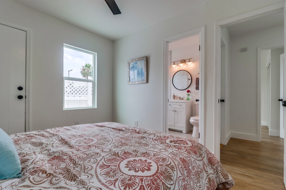 Virtual tour photo 24 of 34 for 4064 Laverne Pl