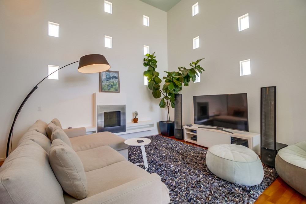 Virtual tour photo 10 of 62 for 4065 Brant St