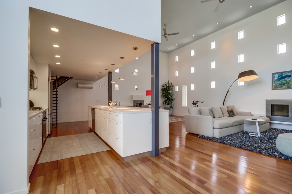 Virtual tour photo 18 of 62 for 4065 Brant St