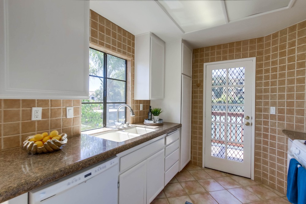 Virtual tour photo 15 of 38 for 4065 Carmel View Rd UNIT 22