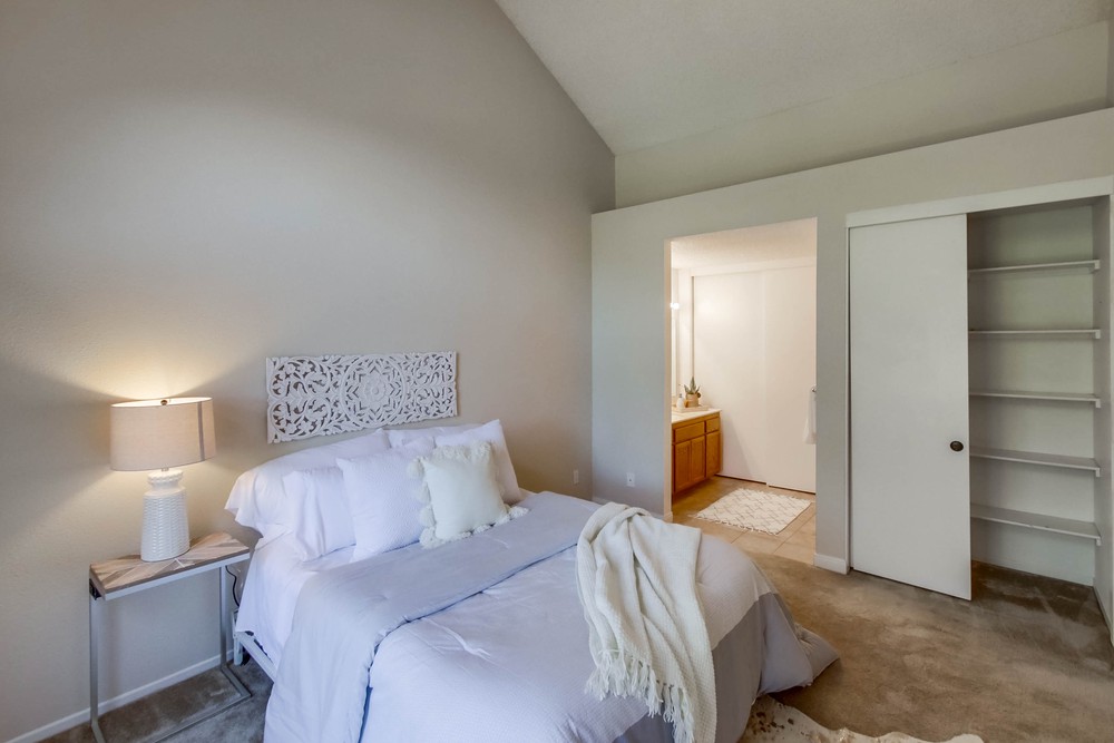 Virtual tour photo 20 of 38 for 4065 Carmel View Rd UNIT 22