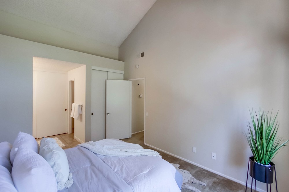 Virtual tour photo 21 of 38 for 4065 Carmel View Rd UNIT 22