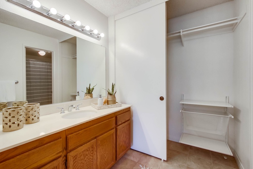 Virtual tour photo 23 of 38 for 4065 Carmel View Rd UNIT 22