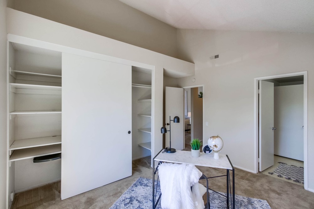Virtual tour photo 27 of 38 for 4065 Carmel View Rd UNIT 22