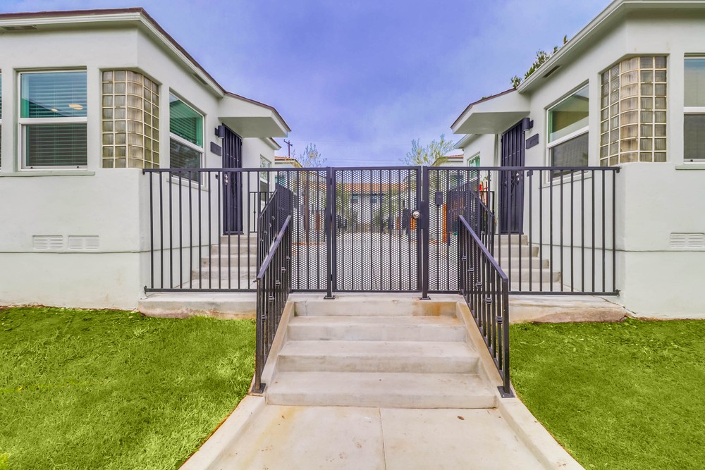 Virtual tour photo 5 of 48 for 4066-4068 30th St