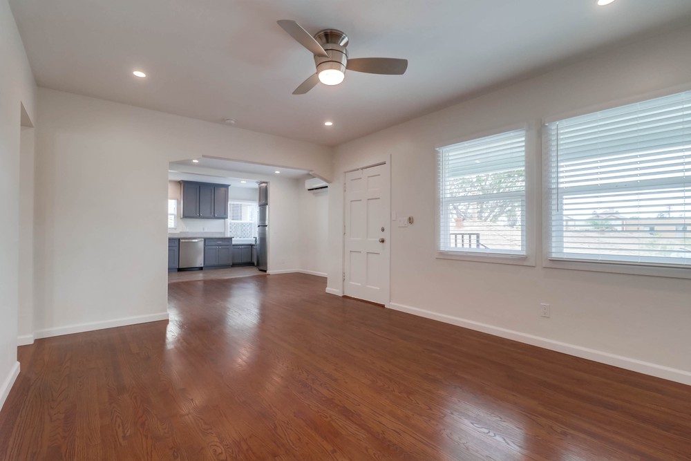 Virtual tour photo 18 of 48 for 4066-4068 30th St
