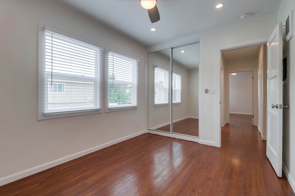 Virtual tour photo 38 of 48 for 4066-4068 30th St