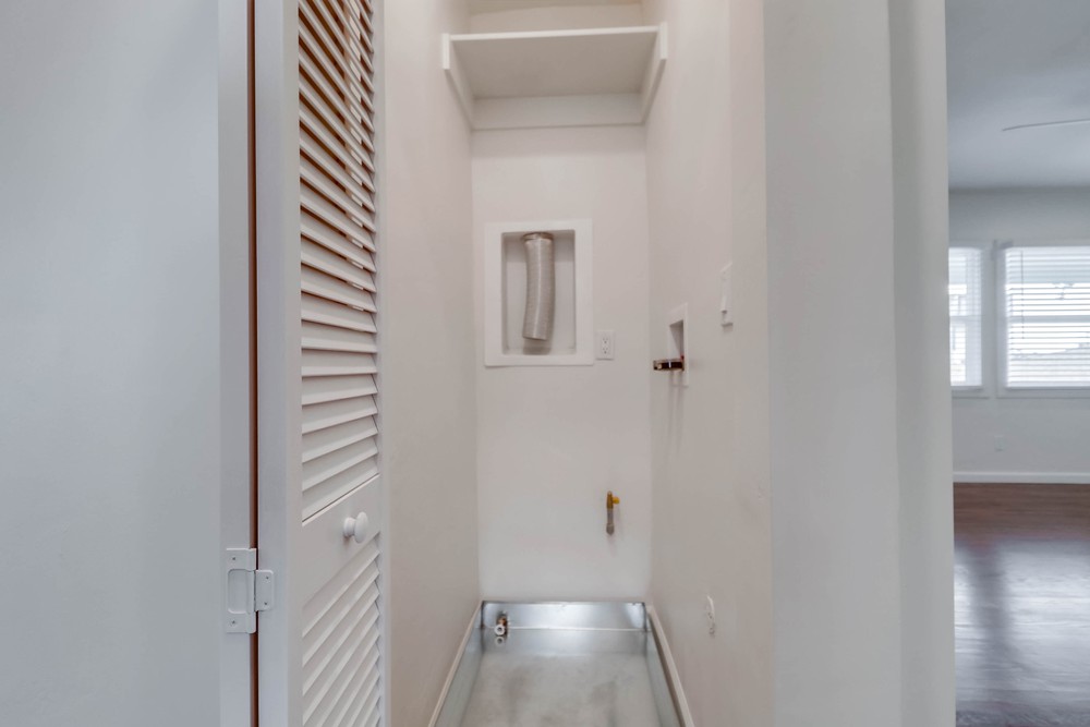 Virtual tour photo 31 of 48 for 4066-4068 30th St