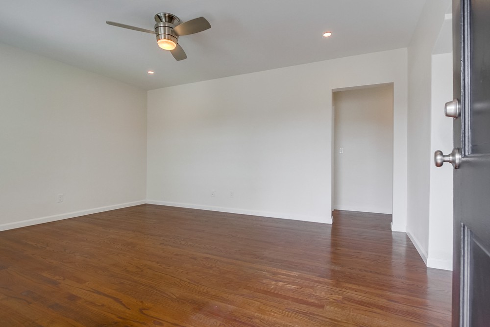 Virtual tour photo 16 of 48 for 4066-4068 30th St