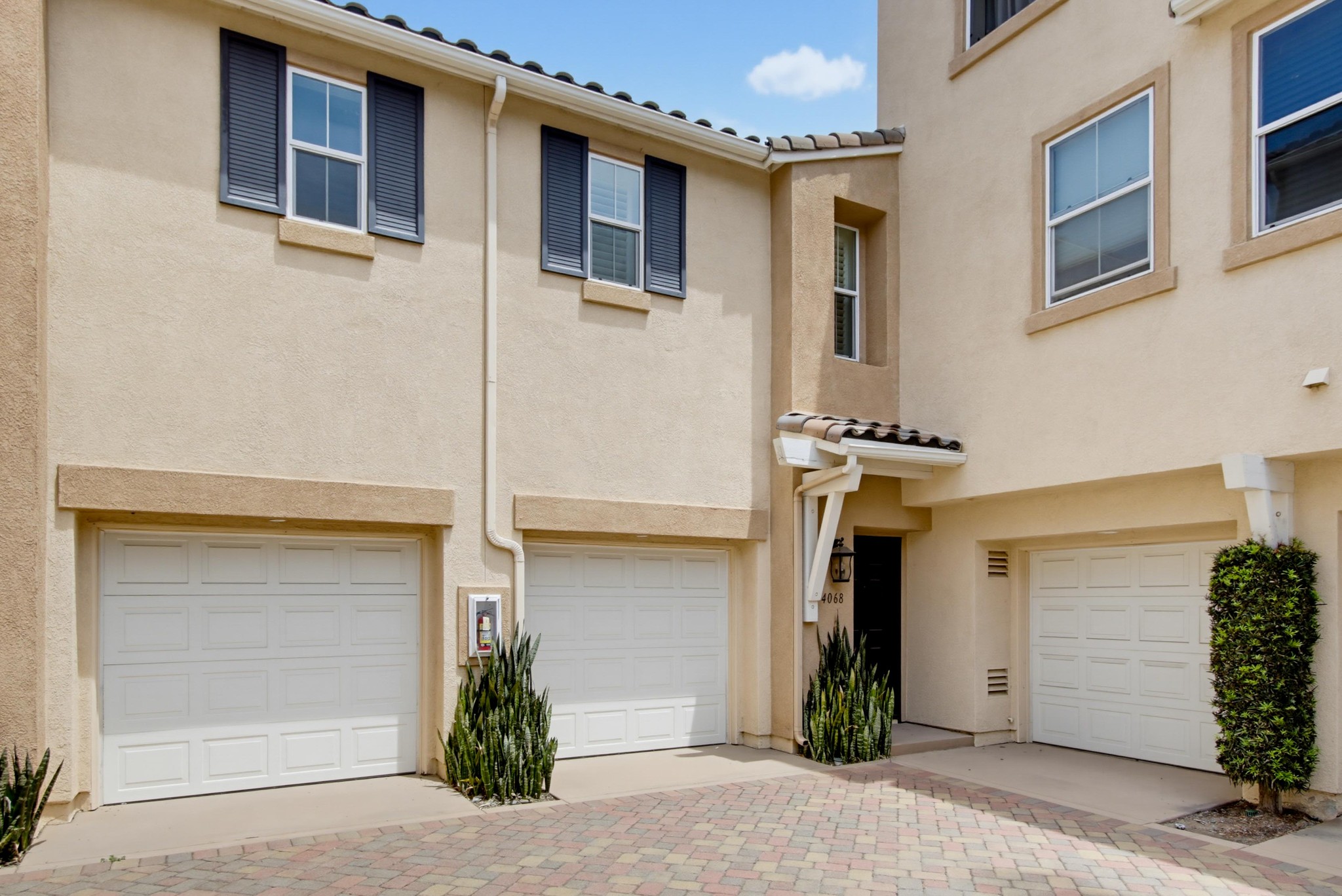 Virtual tour photo 3 of 50 for 4068 Karst Rd