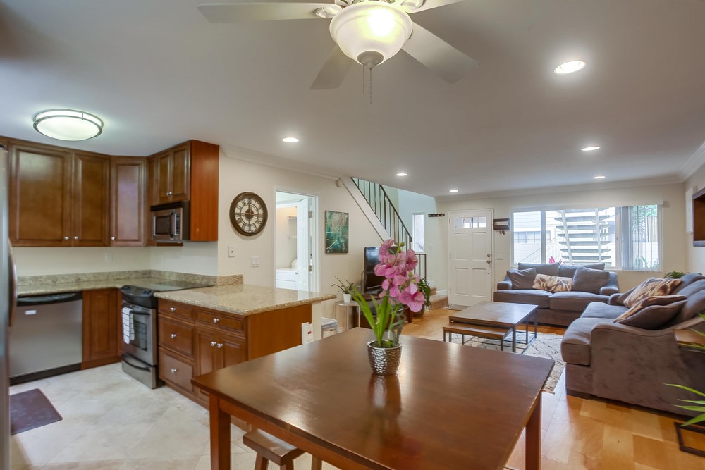Virtual tour photo 15 of 37 for 4070 Morrell St