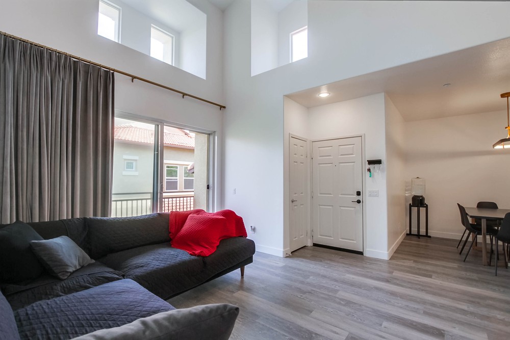 Virtual tour photo 8 of 55 for 4072 Sandton Ln