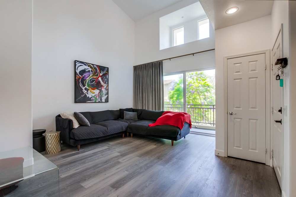 Virtual tour photo 9 of 55 for 4072 Sandton Ln